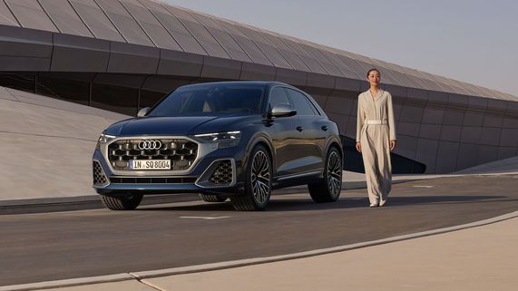Audi SQ8 SUV vista frontal