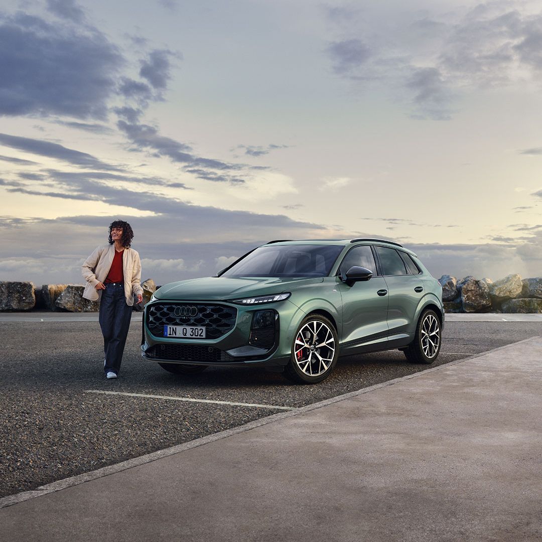 Audi Q3 SUV vista frontal na diagonal