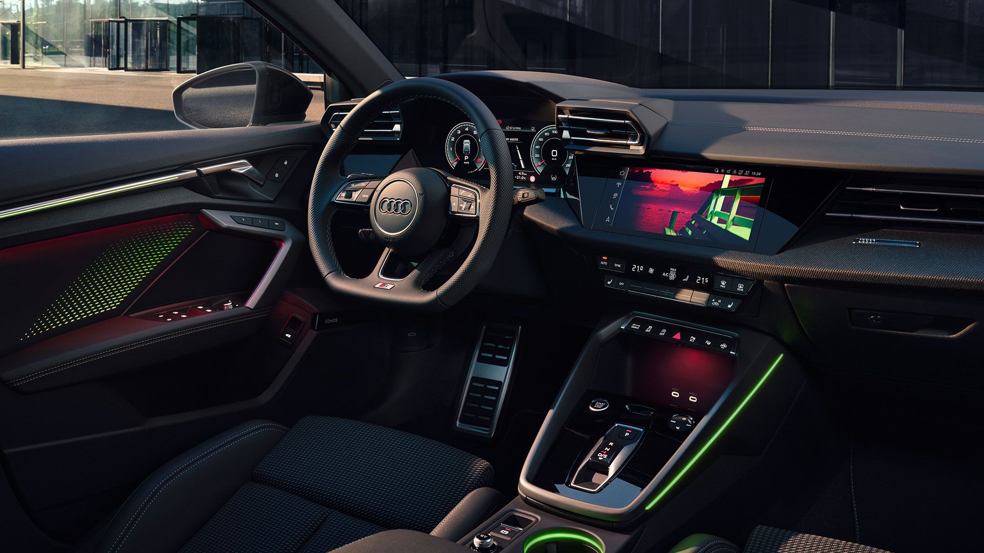 Audi A3 Sportback TFSIe volante e cockpit