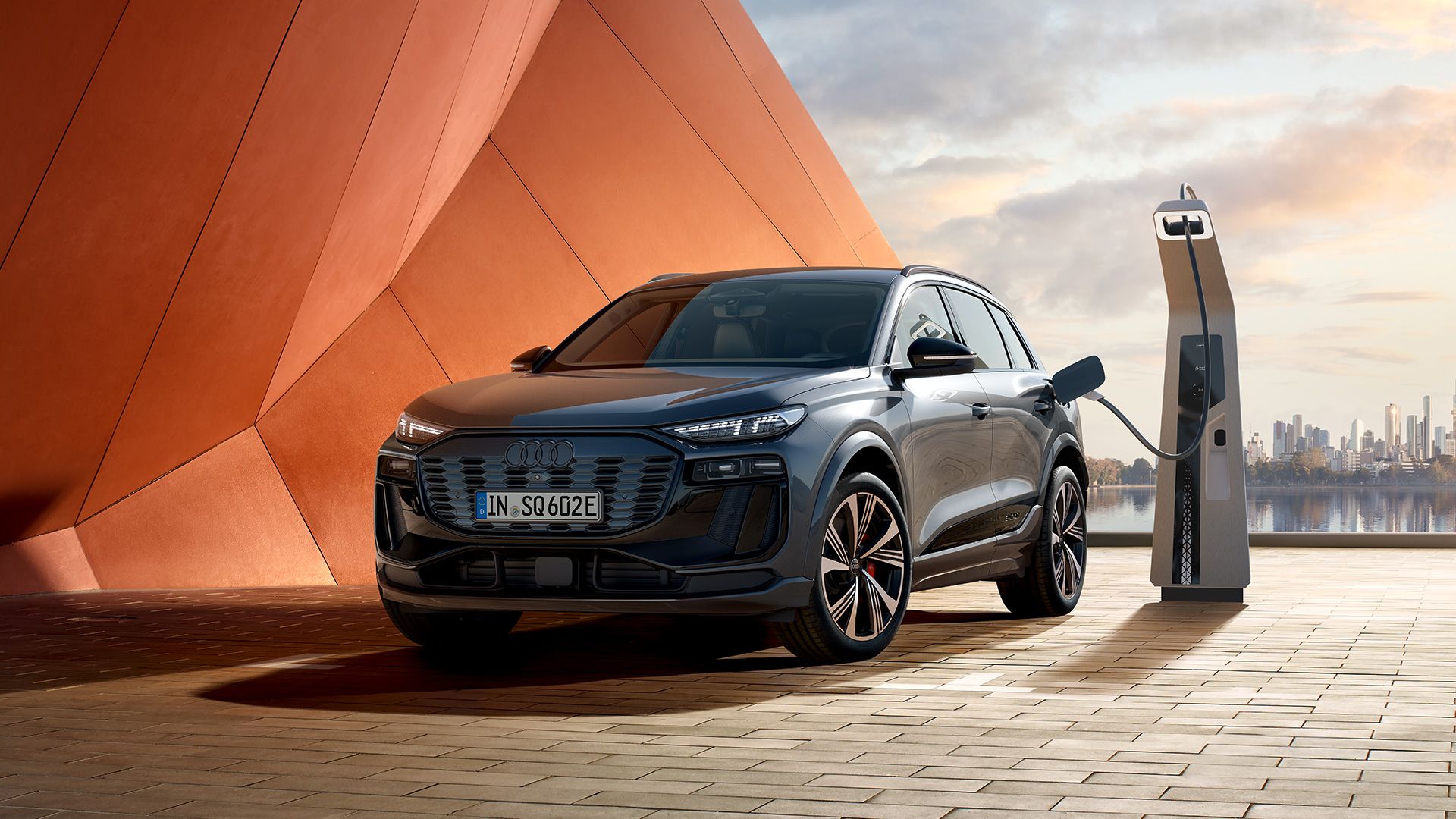 Audi SQ6 SUV e-tron vista dianteira a carregar