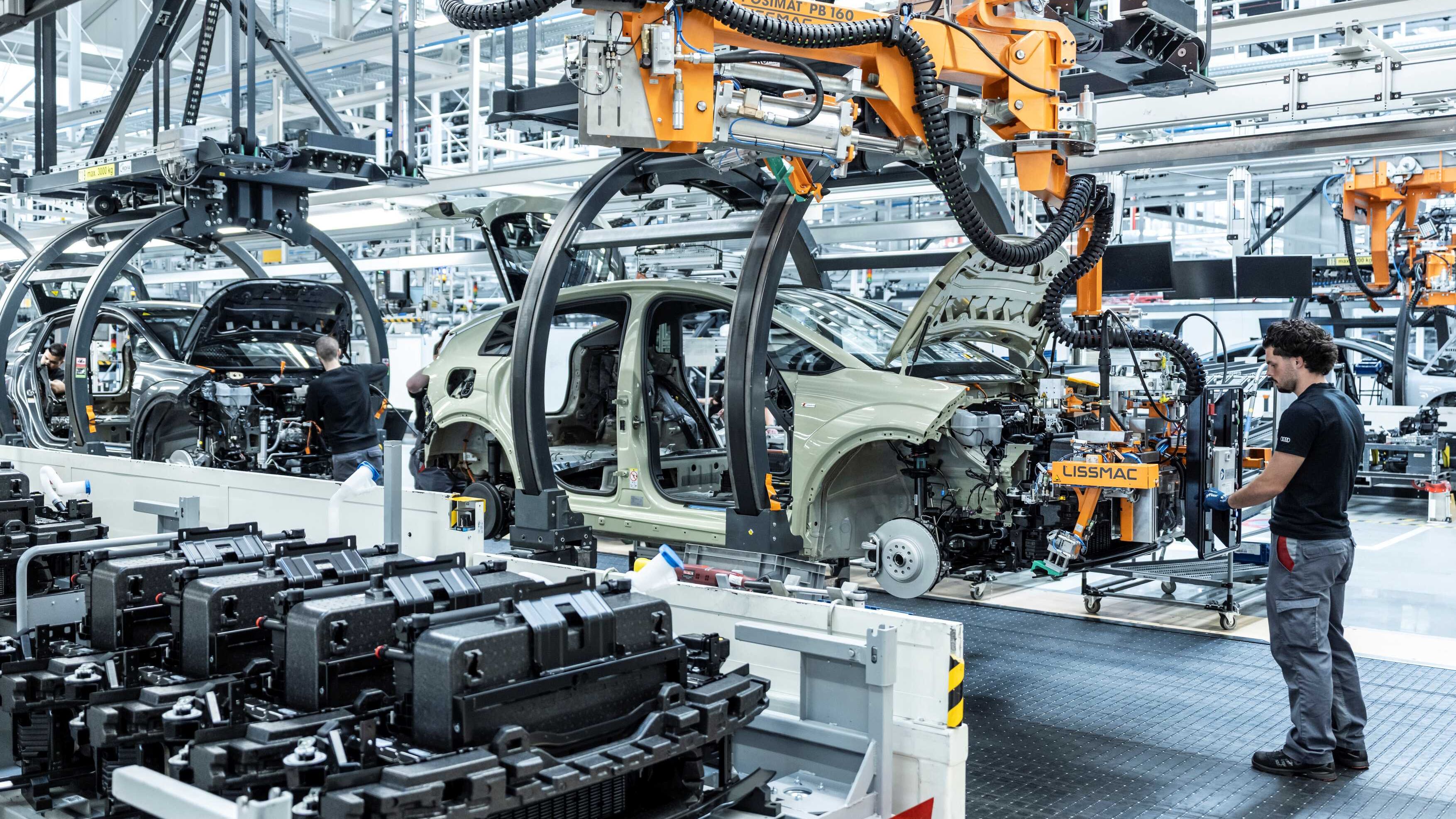 Audi inicia a produção do A2 e-tron: mais rapidez, eficiência e competitividade