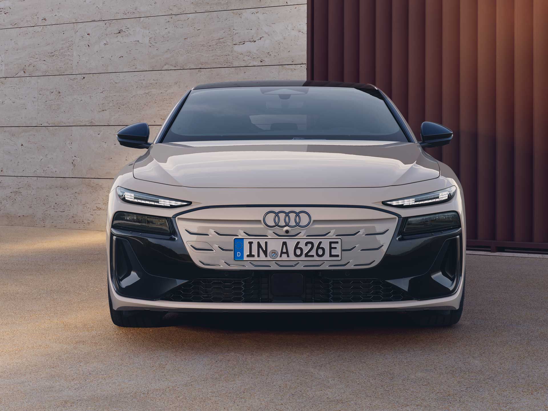 Audi A6 Sportback e-tron vista dianteira