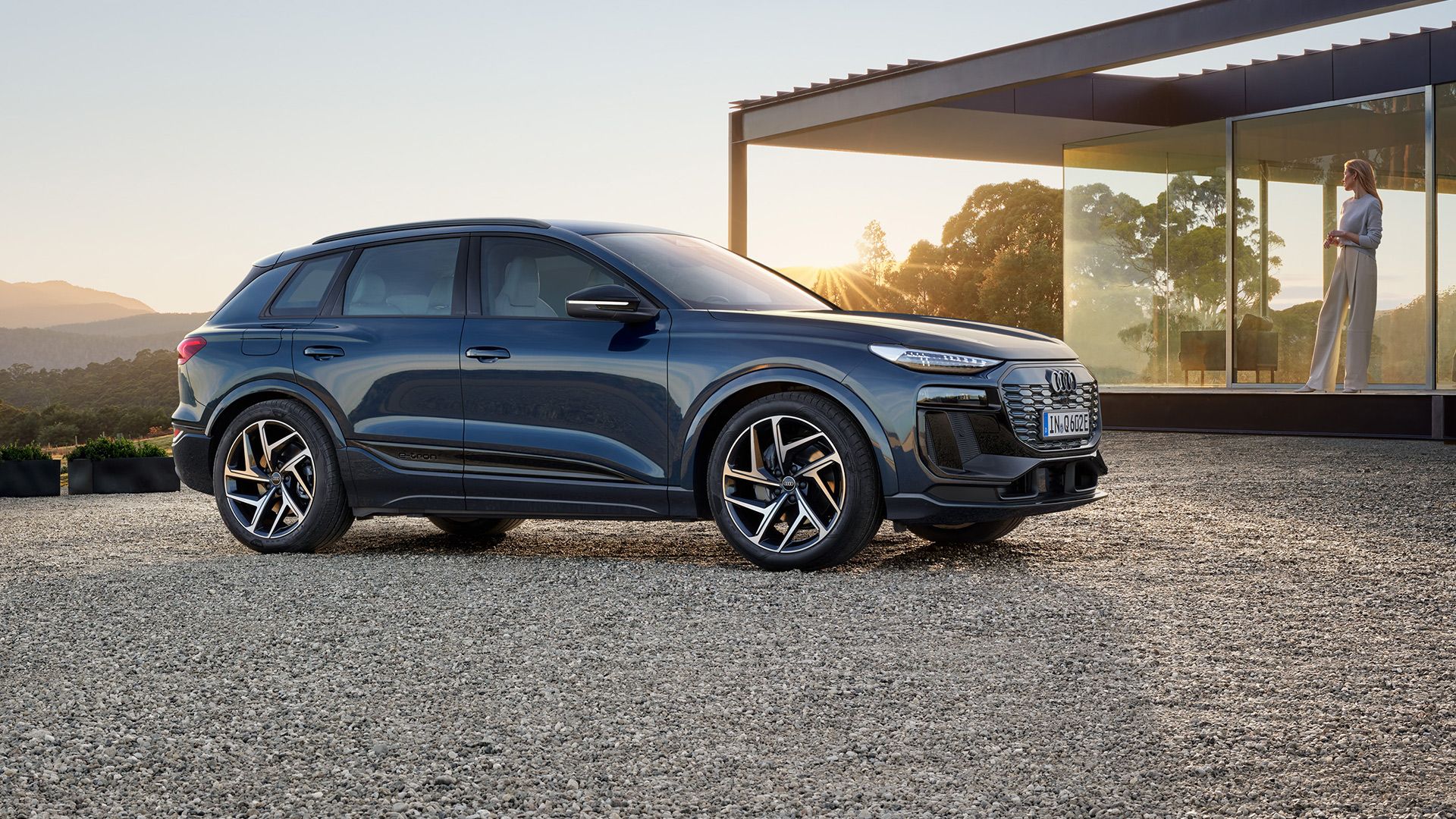 Audi Q6 SUV e-tron vista lateral