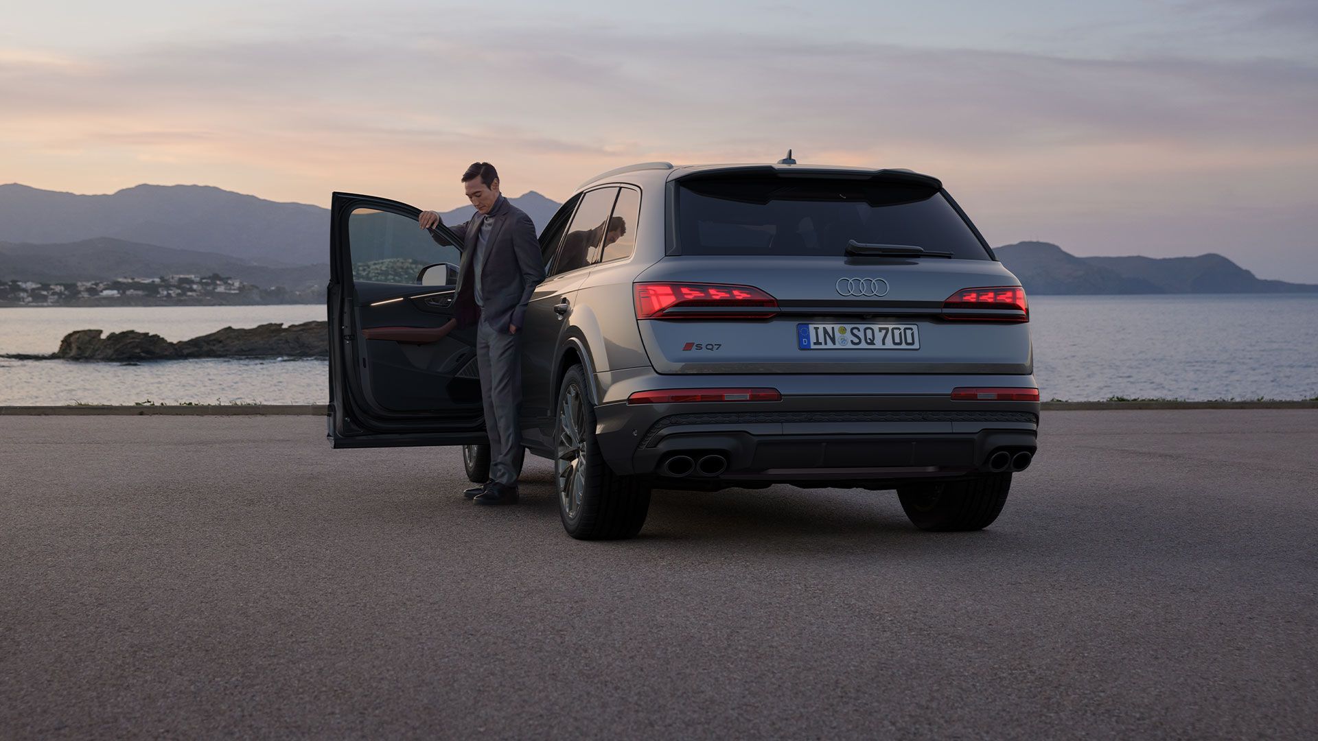 Audi SQ7 SUV vista traseira