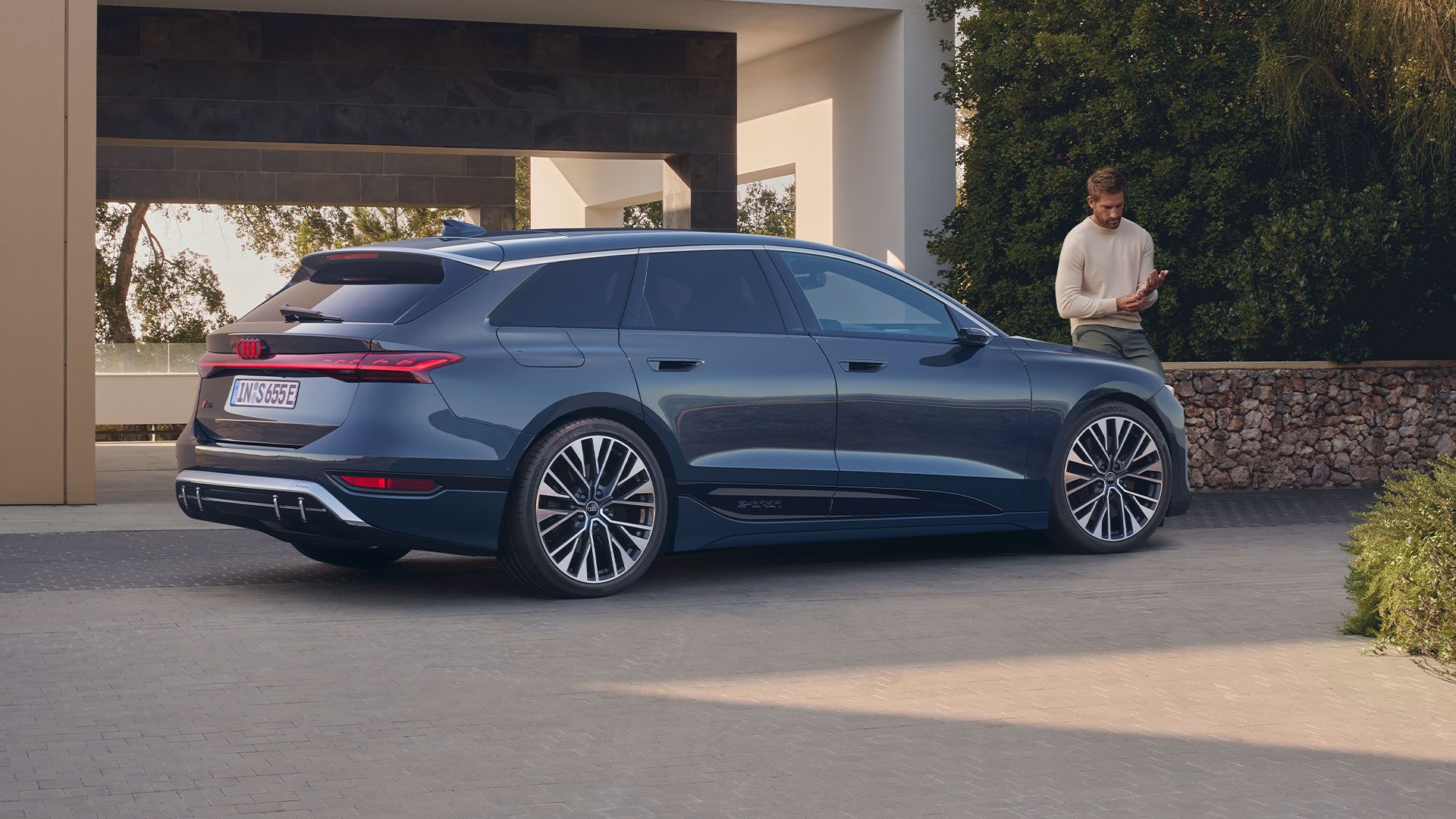Audi S6 Avant e-tron vista lateral