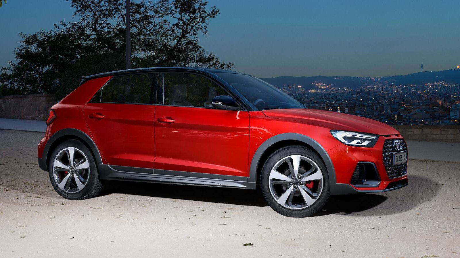 Audi A1 allstreet vermelho vista lateral