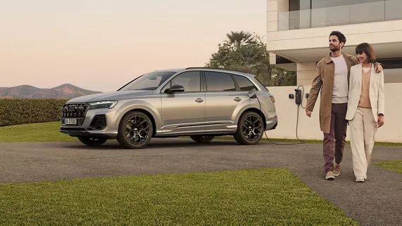 Audi Q7 SUV TFSIe vista lateral
