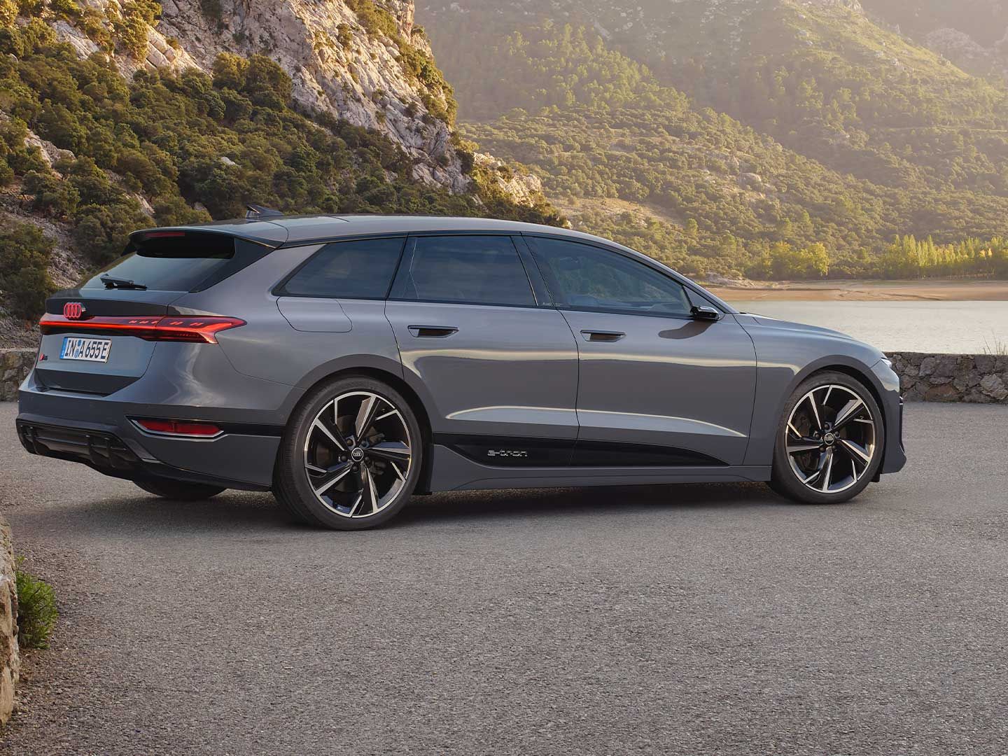 Audi A6 Avant e-tron vista lateral
