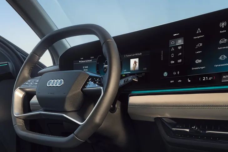 Audi RS3 Sportback volante e cockpit