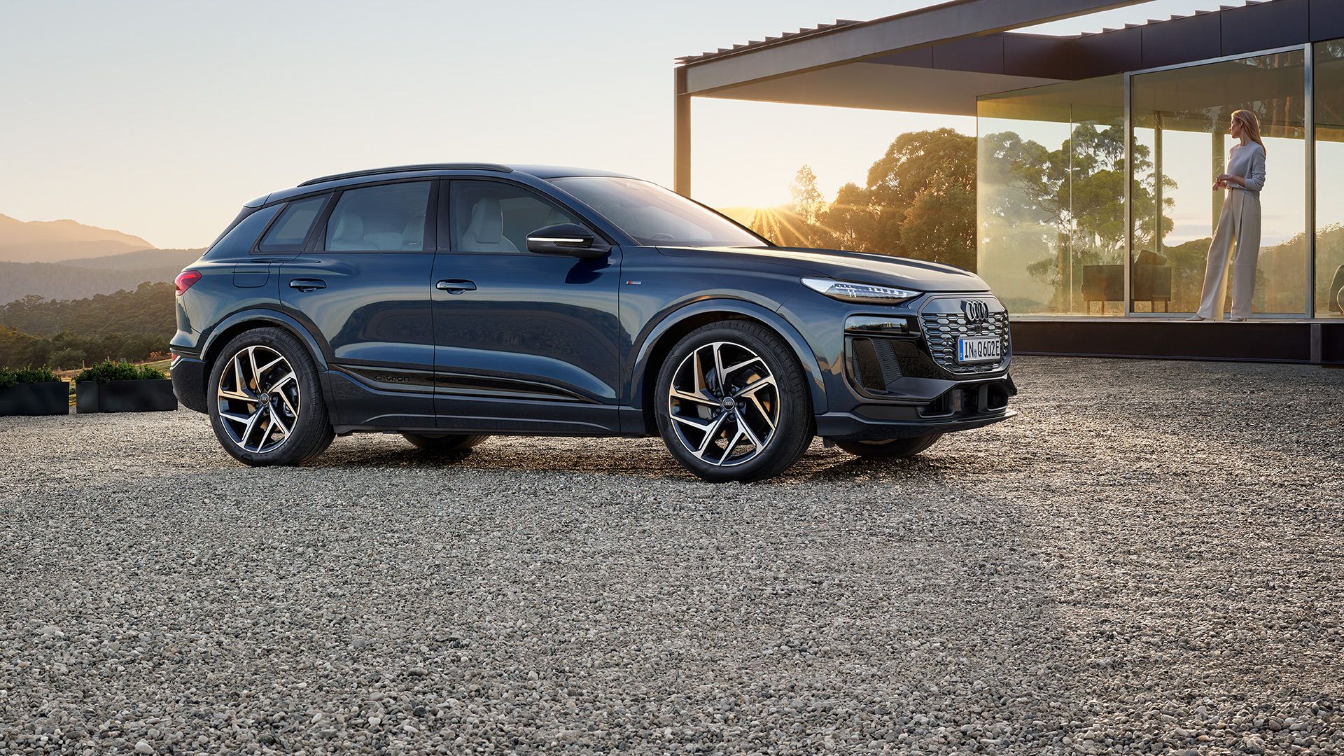 Audi Q6 SUV e-tron vista lateral